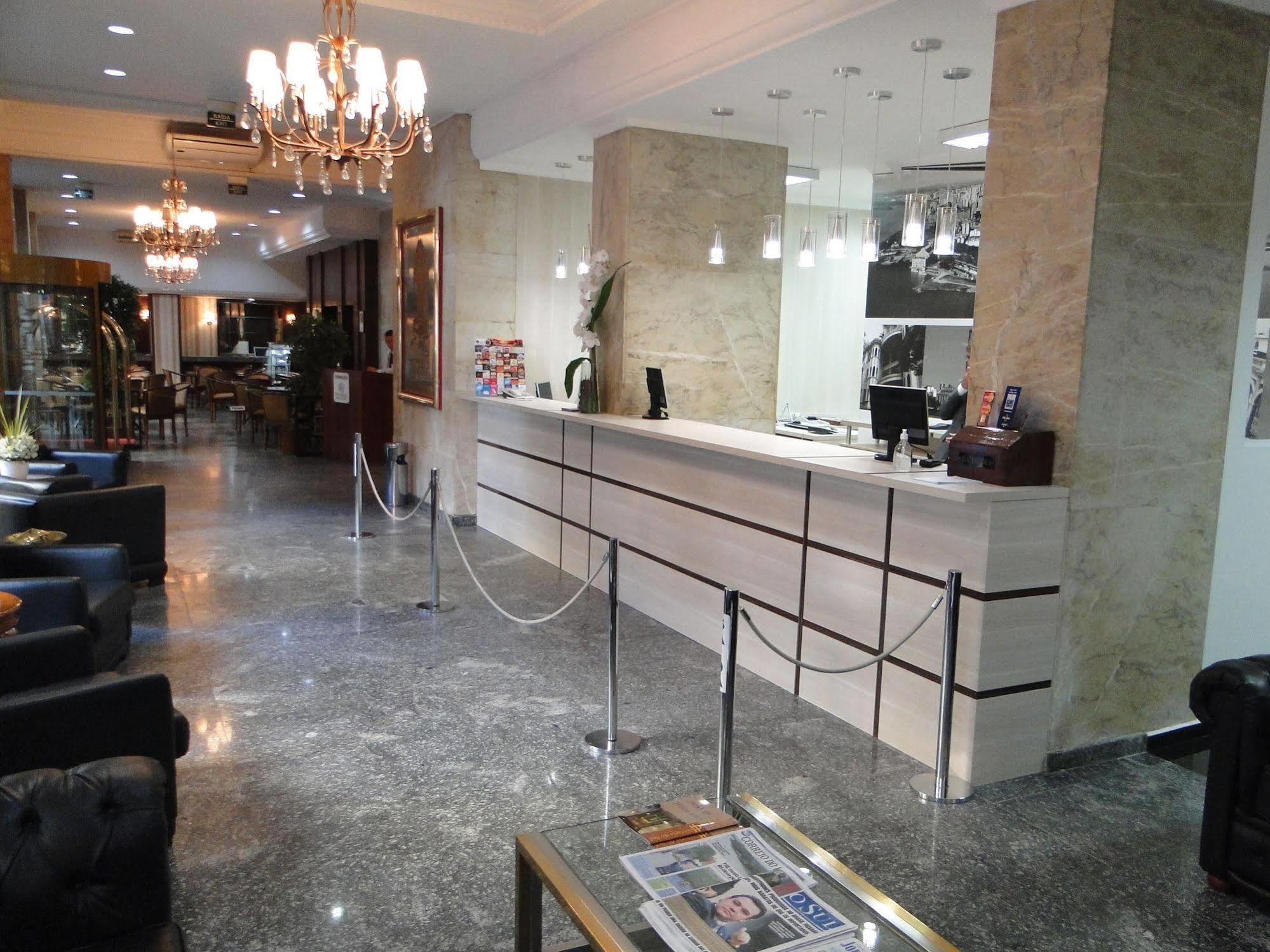City Hotel 阿雷格里港 外观 照片