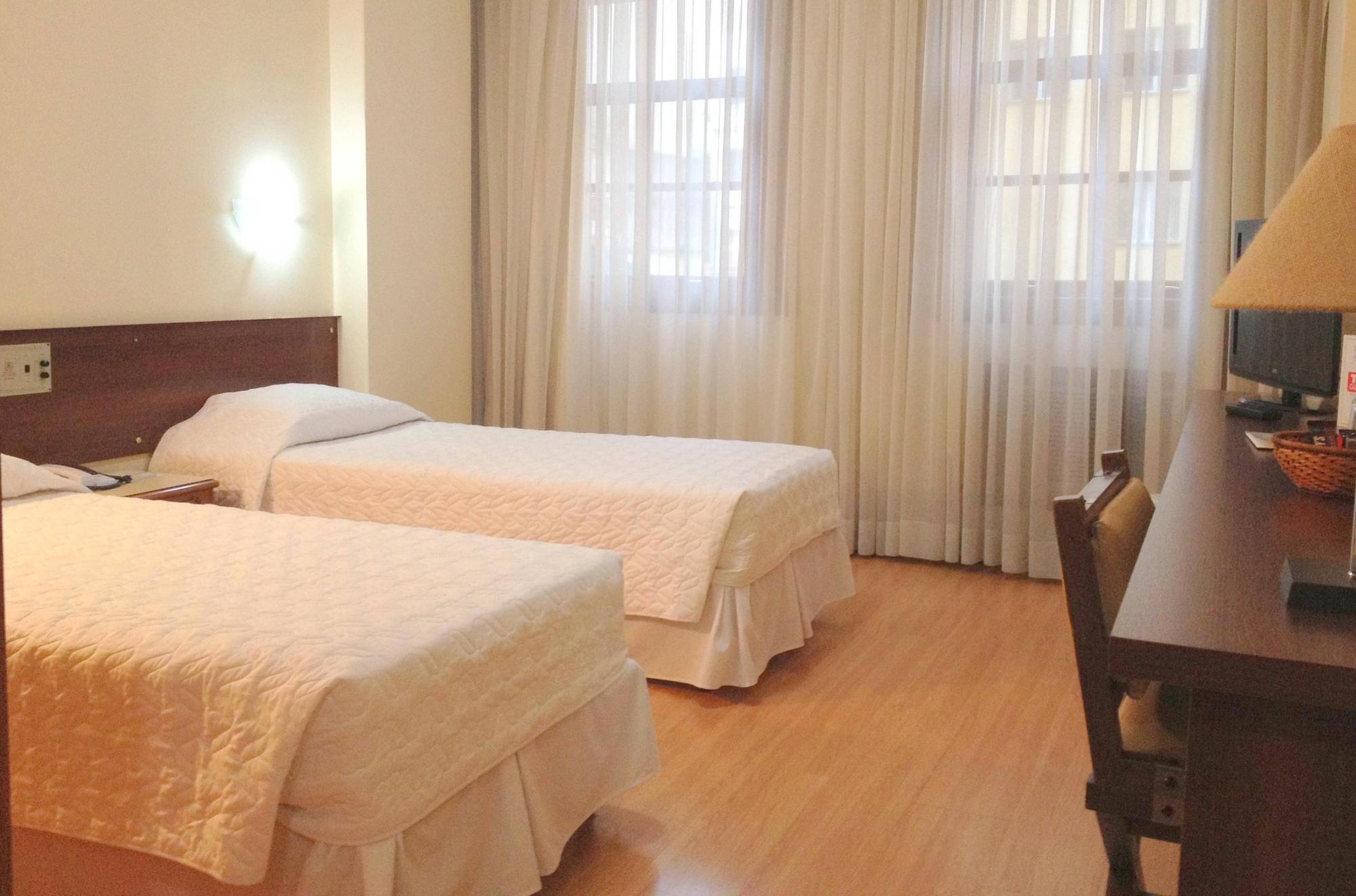 City Hotel 阿雷格里港 外观 照片
